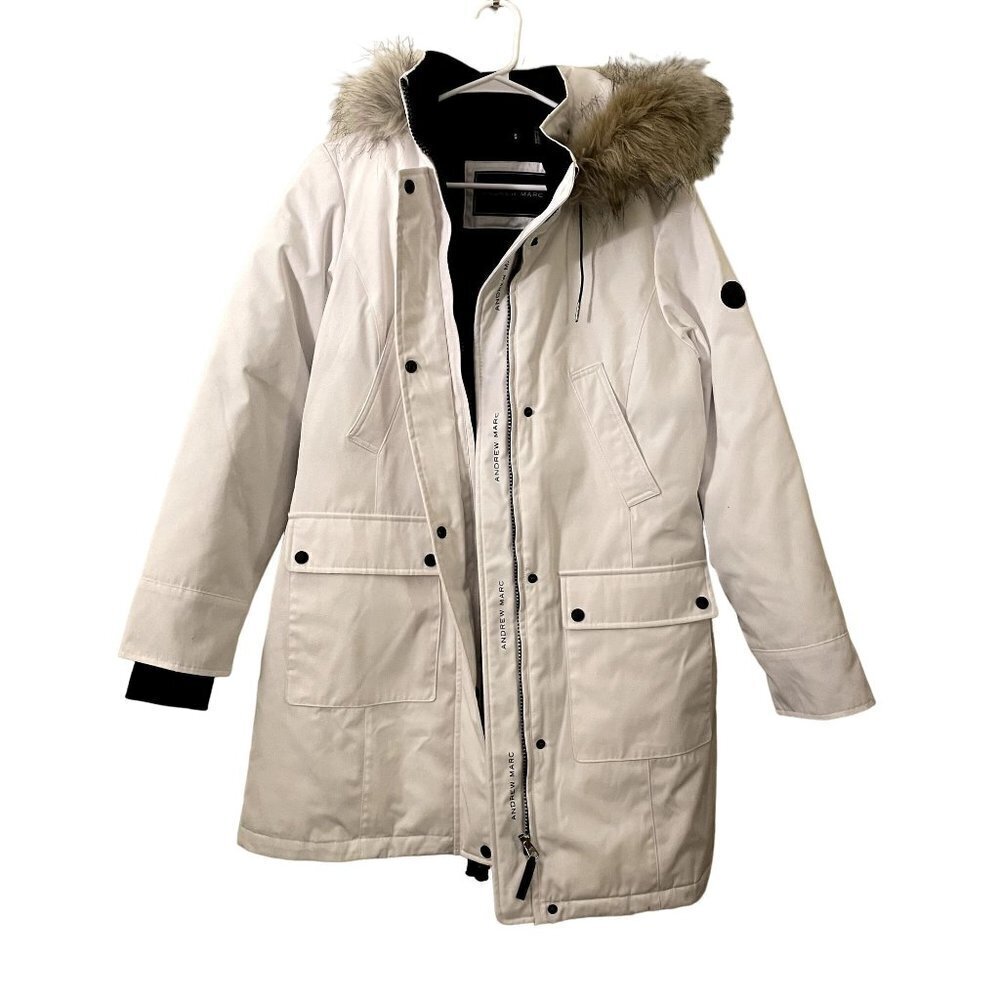 Andrew Marc white winter coat hood fur lined pockets puffer coat classic